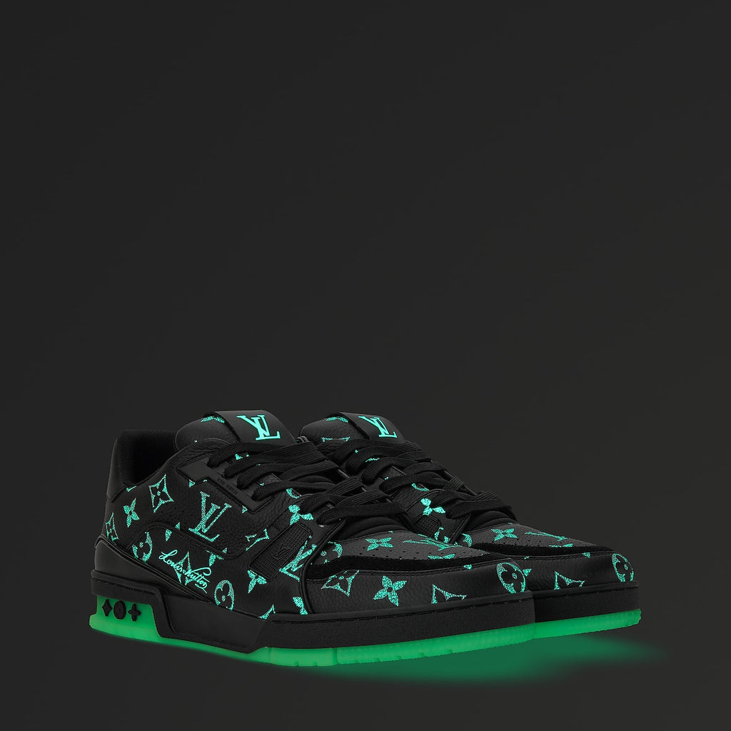 Light Sneakers