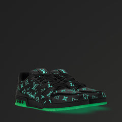 Light Sneakers
