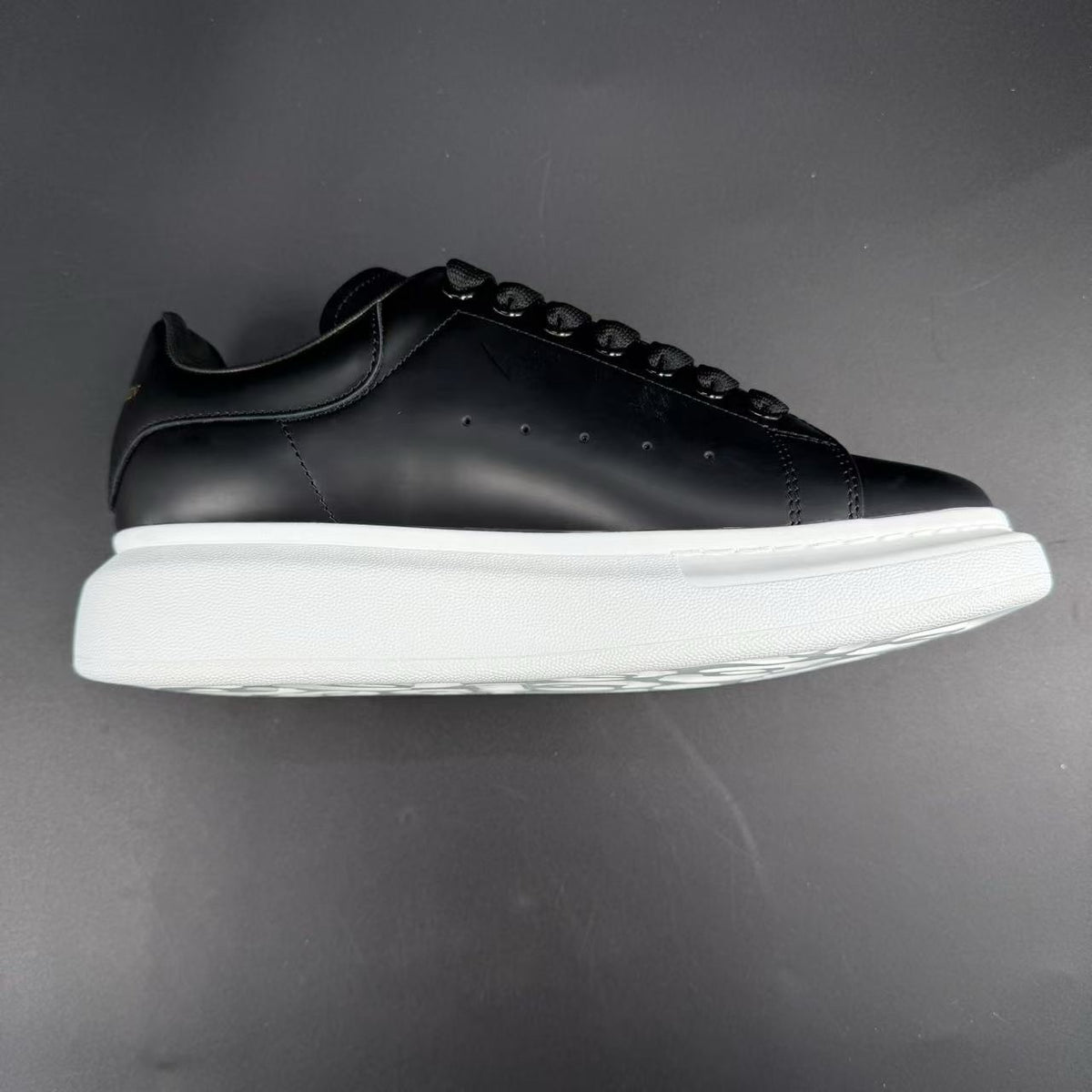 MQ-Sneakers