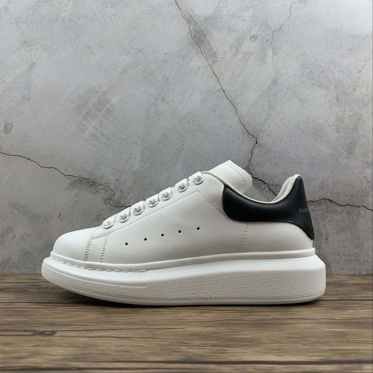 MQ-Sneakers